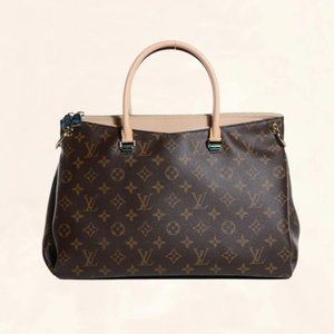 Louis Vuitton Pallas MM with shoulder strap and dust bag